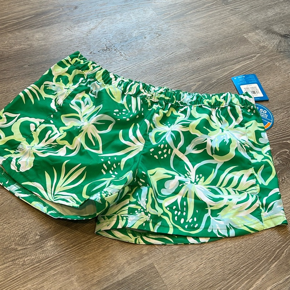 Women’s Columbia L water shorts PFG